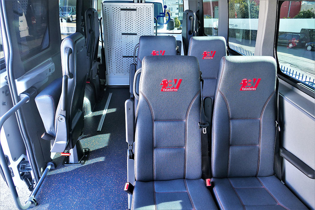 Interior de viatura de transporte de doentes
